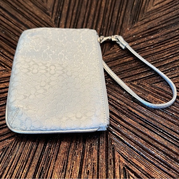 NWT COACH SILVER SIGNATURE WRISTLET - Picture 4 of 11